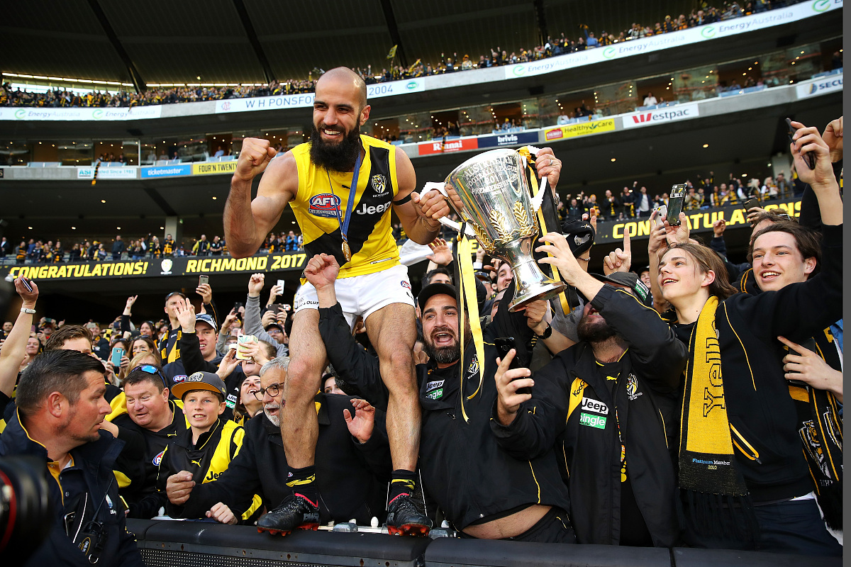 波尔图发布备战花絮,加时末段止住颓势,NBA常规赛任务艰巨,控场能力受关注 波尔图发布备战花絮,加时末段止住颓势,NBA常规赛任务艰巨,控场能力受关注