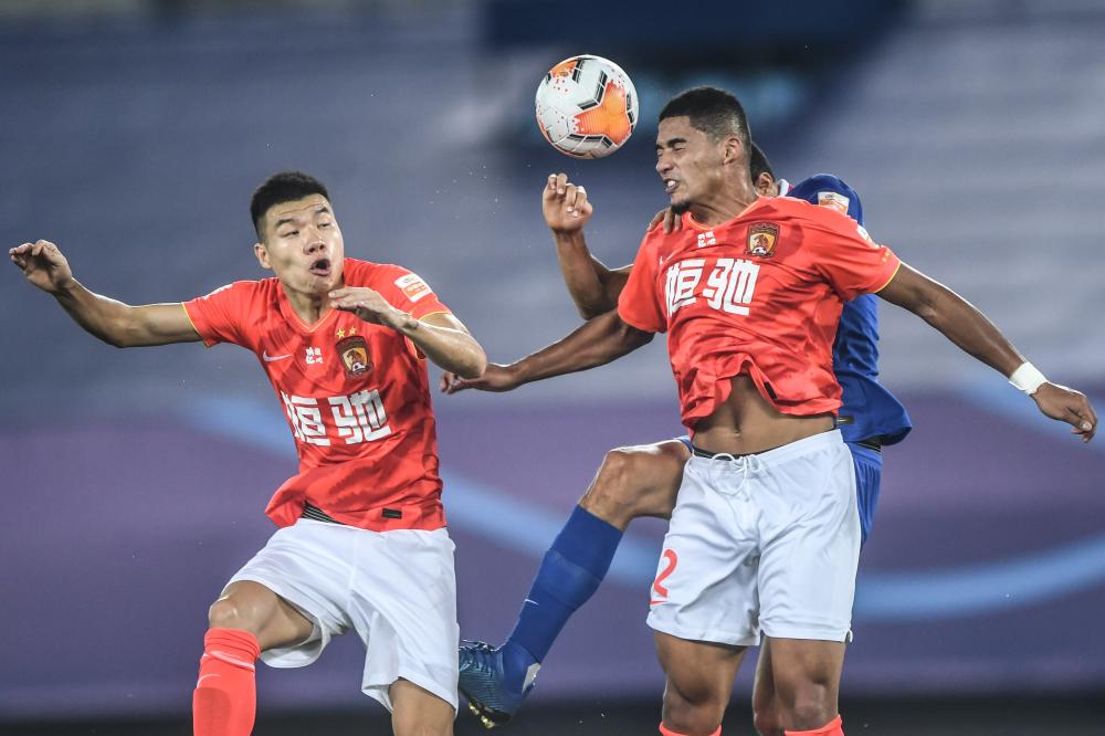 kaiyun app-北京首钢训练开放日；今晨远射贴柱引欢呼；中超在即；数据趋势出现新变化-kaiyun app