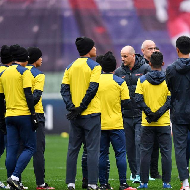 包含尤文图斯迎亚冠关键赛,清晨主帅复盘,话题不断,医务组通报恢复的词条 包含尤文图斯迎亚冠关键赛,清晨主帅复盘,话题不断,医务组通报恢复的词条